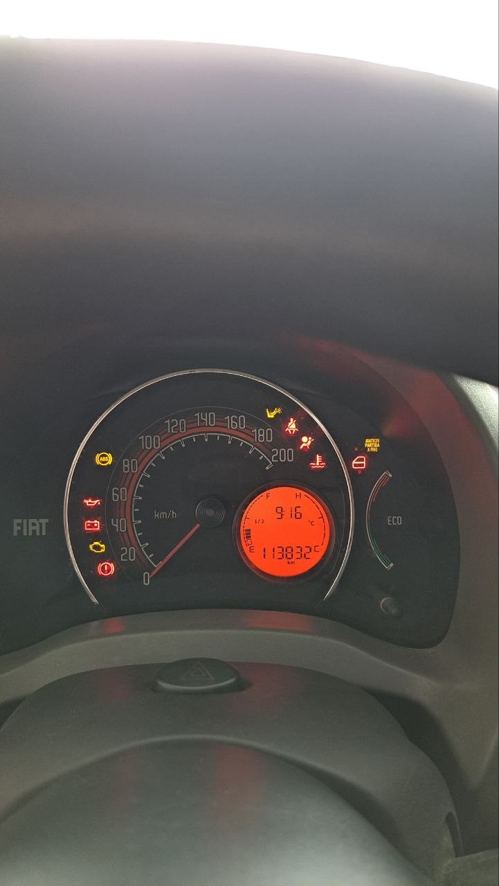 FIAT UNO 1.0 VIVACE PAINEL